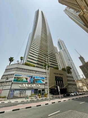 Modern 1BR Marina APT w/ Balcony, near tram, metro Vacation rental in Dubai