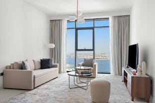 Silkhaus Waterfront 1BR in Marina Vista Tower Apartment in Dubai