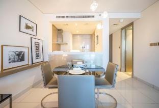 Luxurious 1BR w/Pool, Sauna & Gym Near BurjKhalifa Apartment in Dubai