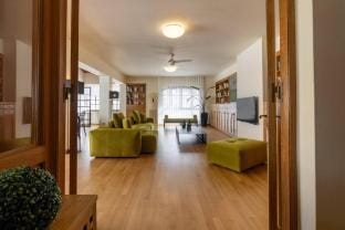 Ma Maison Downtown Villa N°8, Indoor Heated Pool Villa in Athens