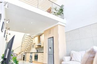 Prestige Penthouse in Sandton Vacation rental in Johannesburg