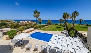Royal Beachfront Villa Villa in Paralimni