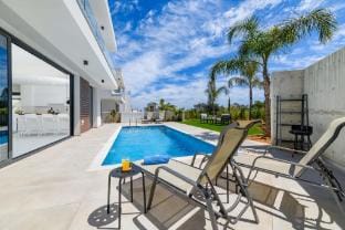 By The Beach – Royal Sapphire Villa Villa in Paralimni