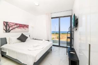 By The Beach - Emerald Seaview Villa Villa in Paralimni