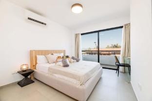 Finikoudes Marina View 102 Apartment in Larnaca