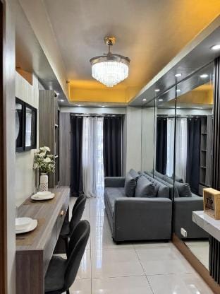 Penthouse Shore 3 Residences Vacation rental in Pasay