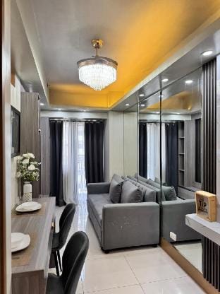 Penthouse Shore 3 Residences Vacation rental in Pasay