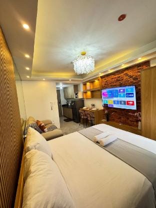 Scandinavian Style Shore 2 Residences Vacation rental in Pasay