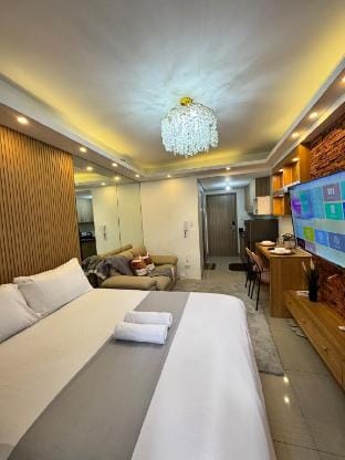 Scandinavian Style Shore 2 Residences Vacation rental in Pasay