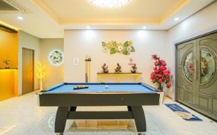 Daisy Pool Villa Chalet in Pattaya City