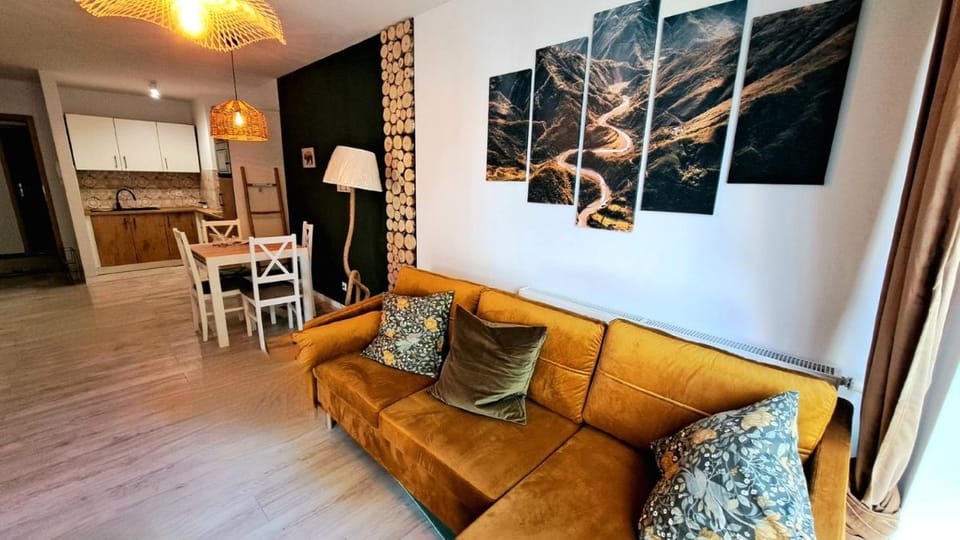 Apartamenty nad Zlotym Potokiem Apartment in Lower Silesian Voivodeship