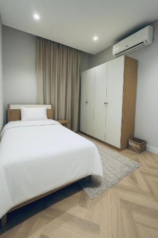 KJ | 202 | Cozy 3BD Apt + LR | شقة ٣ غرف وصالة Apartment in Riyadh