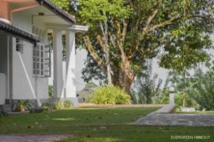 Evergreen Hideout by Tequila Holidays Vacation rental in Central Province