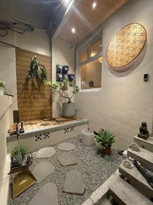 Sat Chit Ananda Hostel- must contact us after booking Bed and Breakfast in Kaohsiung