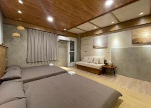 Sat Chit Ananda Hostel- must contact us after booking Bed and Breakfast in Kaohsiung
