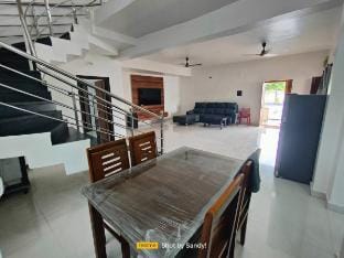Serene Stay FarmVilla | Pool | Lawn | BBQ | Events Vacation rental in Telangana