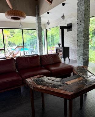IGUANA VILLA ビーチへ30秒！プール、サウナ、露天ジャグジー,BBQ、薪暖炉 Vacation rental in Chiba Prefecture