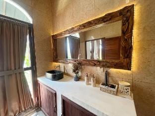 The Phalosaa Villa - Homewood Vacation rental in Special Region of Yogyakarta