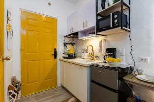 The Sunny Studio @ Mandaue | CDU, ChongHua, UCMed Apartment in Lapu-Lapu City