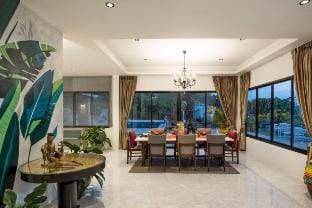 Sea-View 6BR Pool Villa, 400m from the Beach V30 Villa in Wichit