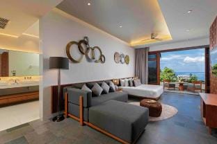 Rachawadee Surin Beach Villa in Choeng Thale