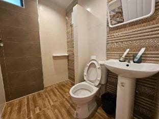 Peter's House B01 Newly Renovated Unique Apartment Vacation rental in Pattaya City