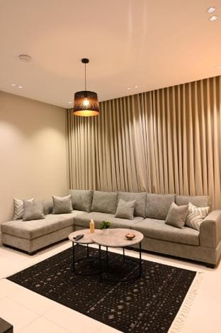A quiet room and lounge in the heart of Jeddah Vacation rental in Jeddah