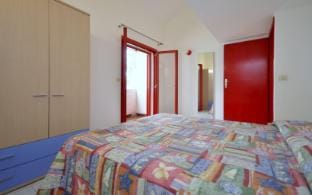 Family-Sized Comfort in a Quiet Area Apartment in Lignano Sabbiadoro
