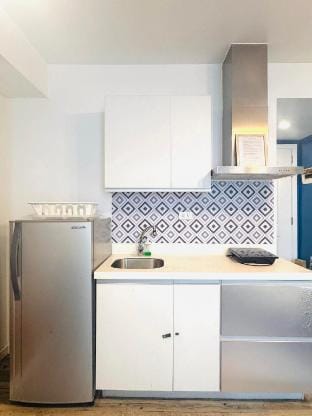 Casa Gloria Staycation Apartment in Paranaque