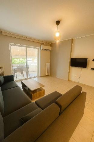 Neos Kosmos Cozy Retreat - Cental Comfort Apartment in Athens