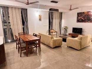 Stylish 3BHK flat Opp WTC OMR at 18th floor Vacation rental in Chennai