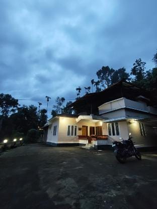 Cloud Wayne, A cozy 4 BHK Homestay in Wayanad Vacation rental in Kerala
