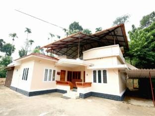 Cloud Wayne, A cozy 4 BHK Homestay in Wayanad Vacation rental in Kerala