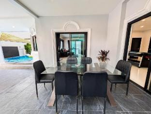 Villa Bella: Luxury Private Pool Villa in Pattaya City