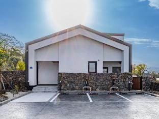 Gobajinin Private Hot Water Pool Villa Vacation rental in South Korea