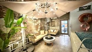 獨棟泳池/第一名票選最佳地點/海安,正興,國華商圈Pool House,Top 1 location Vacation rental in Kaohsiung