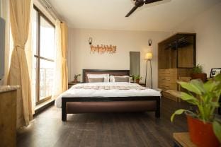 Loft overlooking valley @Bakhundoleheights Apartment in Kathmandu