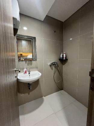The bay apartment tipe studio lampung city mall Apartment in Indonesia
