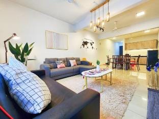 Only 10 minutes to KLIA and KLIA2  Ehsan Residence Blissful Pool View Homestay Vacation rental in Negeri Sembilan, Malaysia