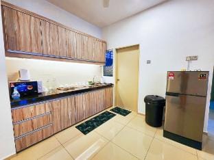 Only 10 minutes to KLIA and KLIA2  Ehsan Residence Blissful Pool View Homestay Vacation rental in Negeri Sembilan, Malaysia