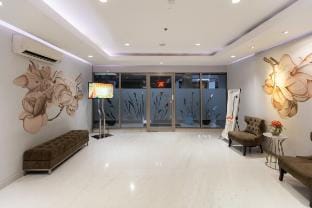 Spacious 2 BR Apt Near SMS Mall – 10 Min Walk Vacation rental in West Java