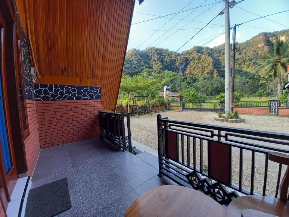 Tiga Putri Homestay Hotel in West Sumatra, Indonesia