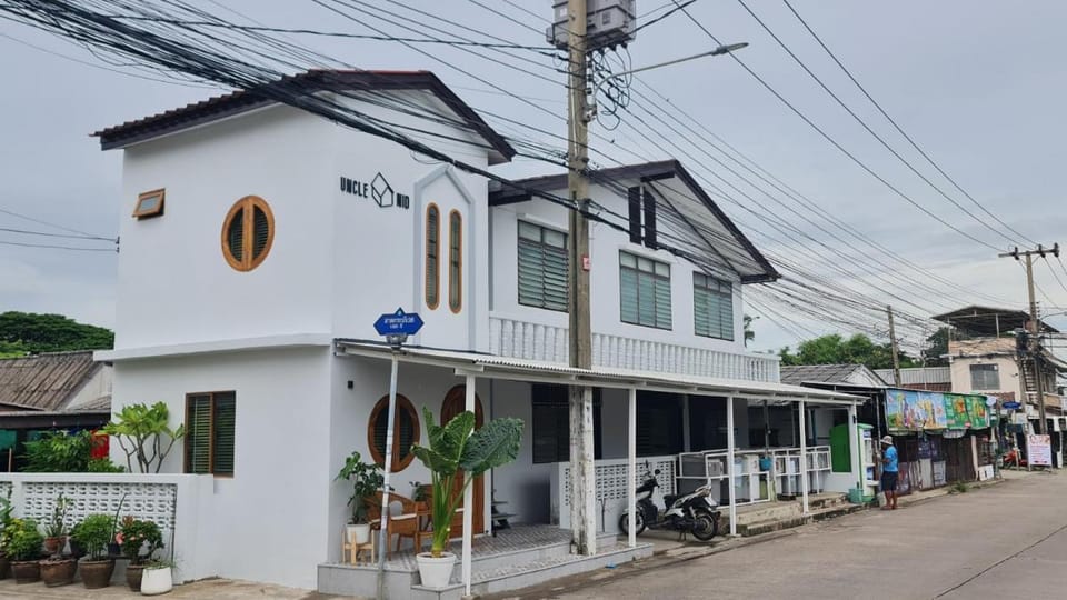 Uncle NID Hostel 1st Floor Apartment in Bangkok