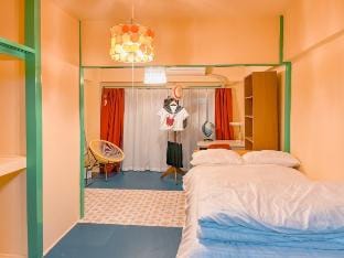 creamy moon yellow Vacation rental in Yokohama