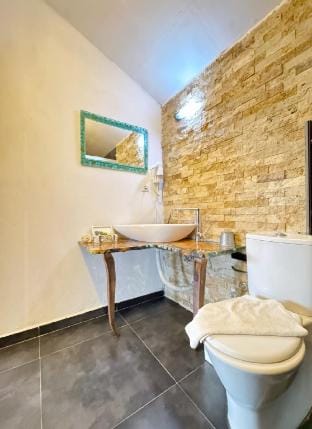 Beachfront Stay w/ Balcony & Lesvos View Vacation rental in Decentralized Administration of the Aegean