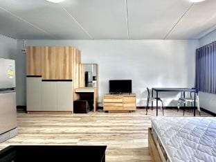 IMPACT Challenger เมืองทองธานี C4 ป้อปปูล่าคอนโด Apartment in Bangkok