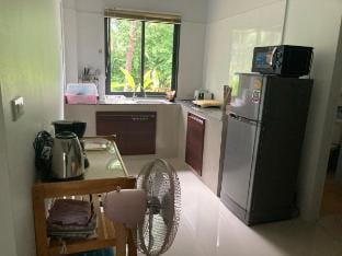 Cozy Home Office | Fast Wi-Fi + 2 A/C + Big Lounge Vacation rental in Ban Tai
