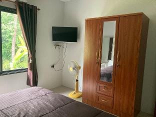 Cozy Home Office | Fast Wi-Fi + 2 A/C + Big Lounge Vacation rental in Ban Tai