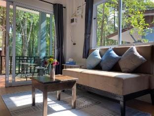 Relaxing Garden Home | Fast Wi-Fi + Full Kitchen Vacation rental in Ban Tai