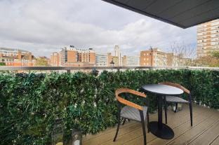 Stunning 3 bedroom apartment Vacation rental in City of Westminster